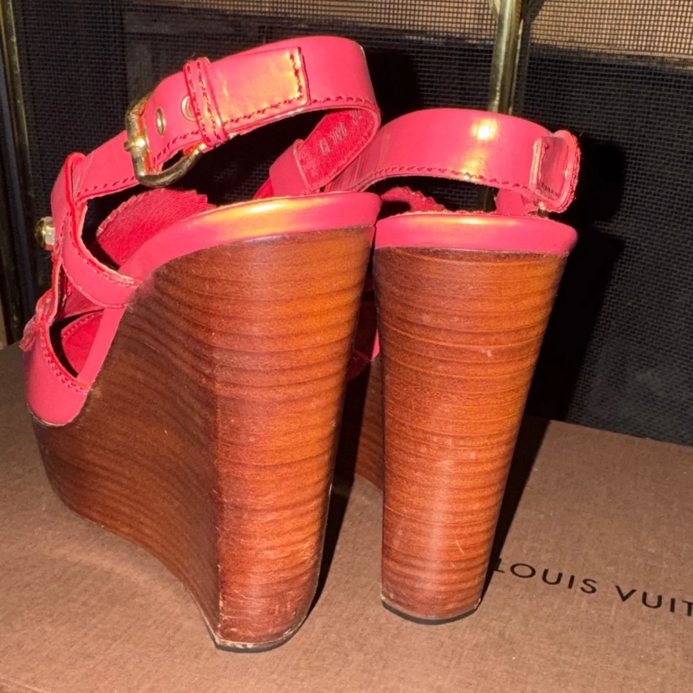 Louis Vuitton Red wooden Wedge Sandals - Picture 4 of 11
